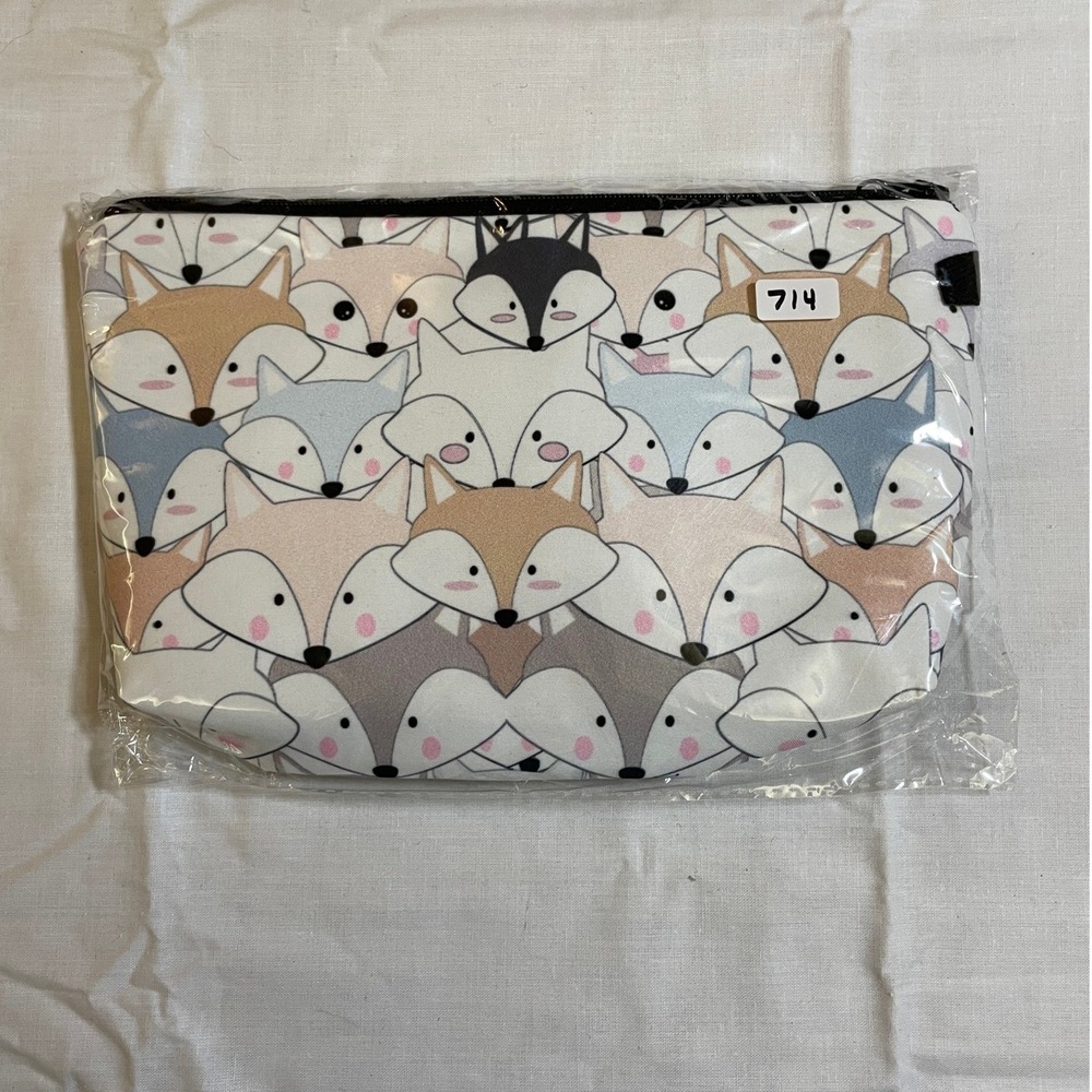 The Pouch Cosmetic Bag Unisex OS Multicolor NWT Fox Print Zipper Travel Pouch
